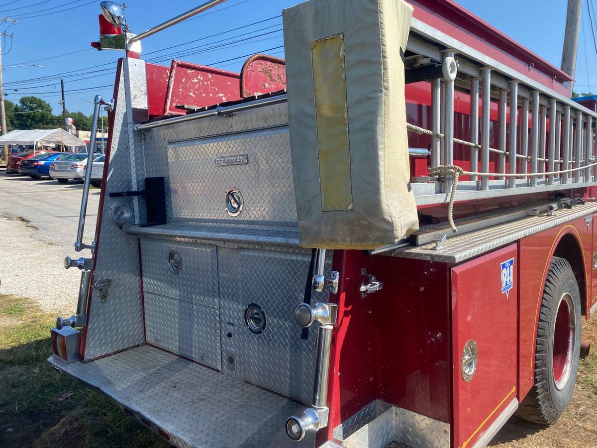 1985 Ford Series Grumman Fire Truck