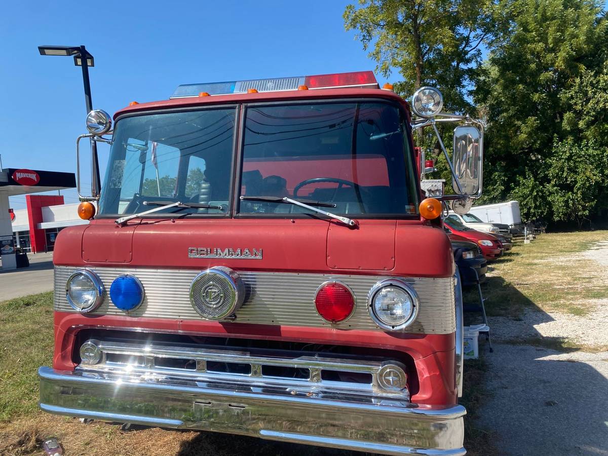 1985 Ford  Series Grumman Fire Truck