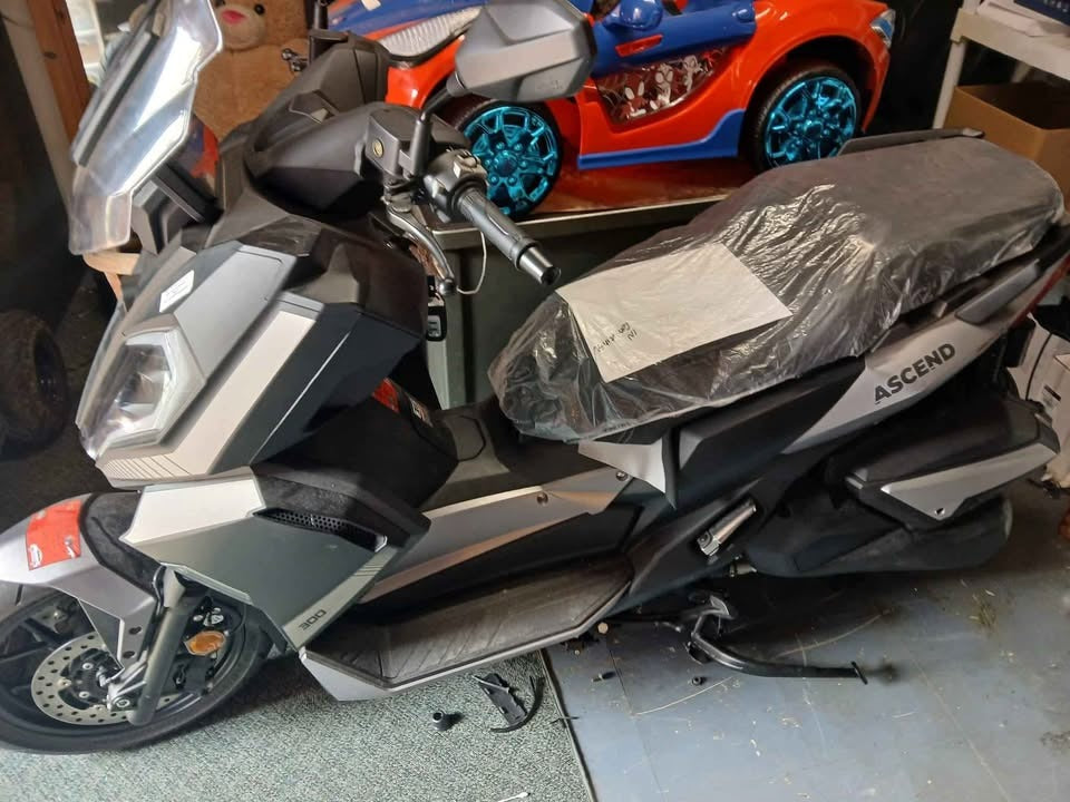 300cc Icebear Defender Street Scooter